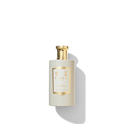 Floris London Oud & Cashmere Room Fragrance white in colour